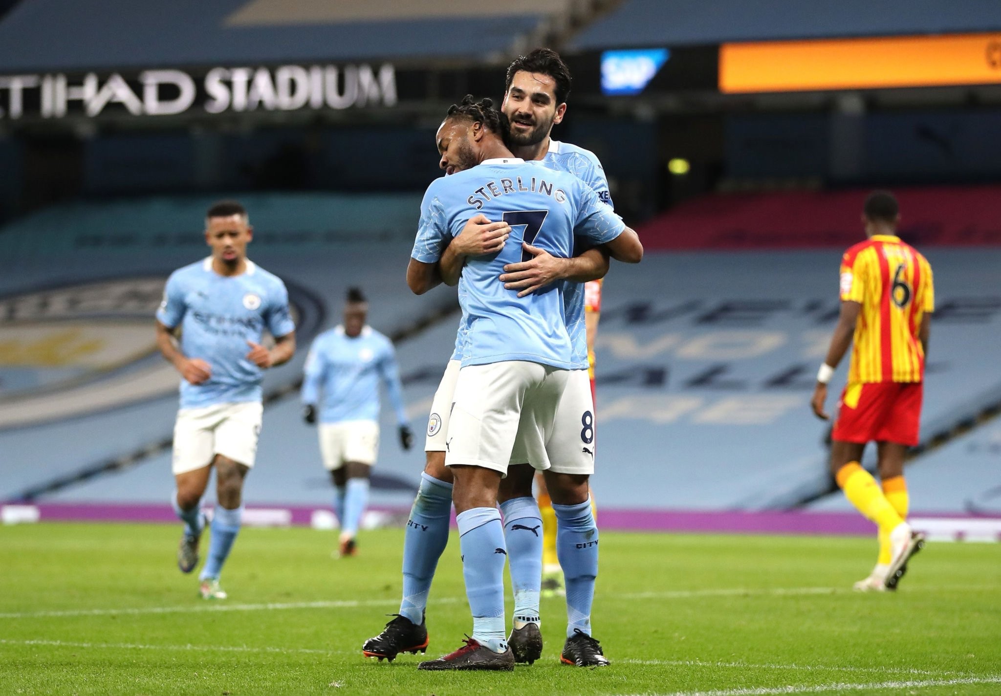 安布罗西尼 安布罗西尼